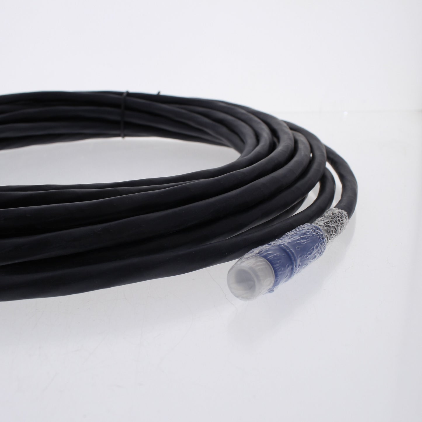 Hubbell 30Ft 8-Pin Mini DIN M/M VGA Cable PlugnPlay XEnd Plenum Patch VGA6P30BK
