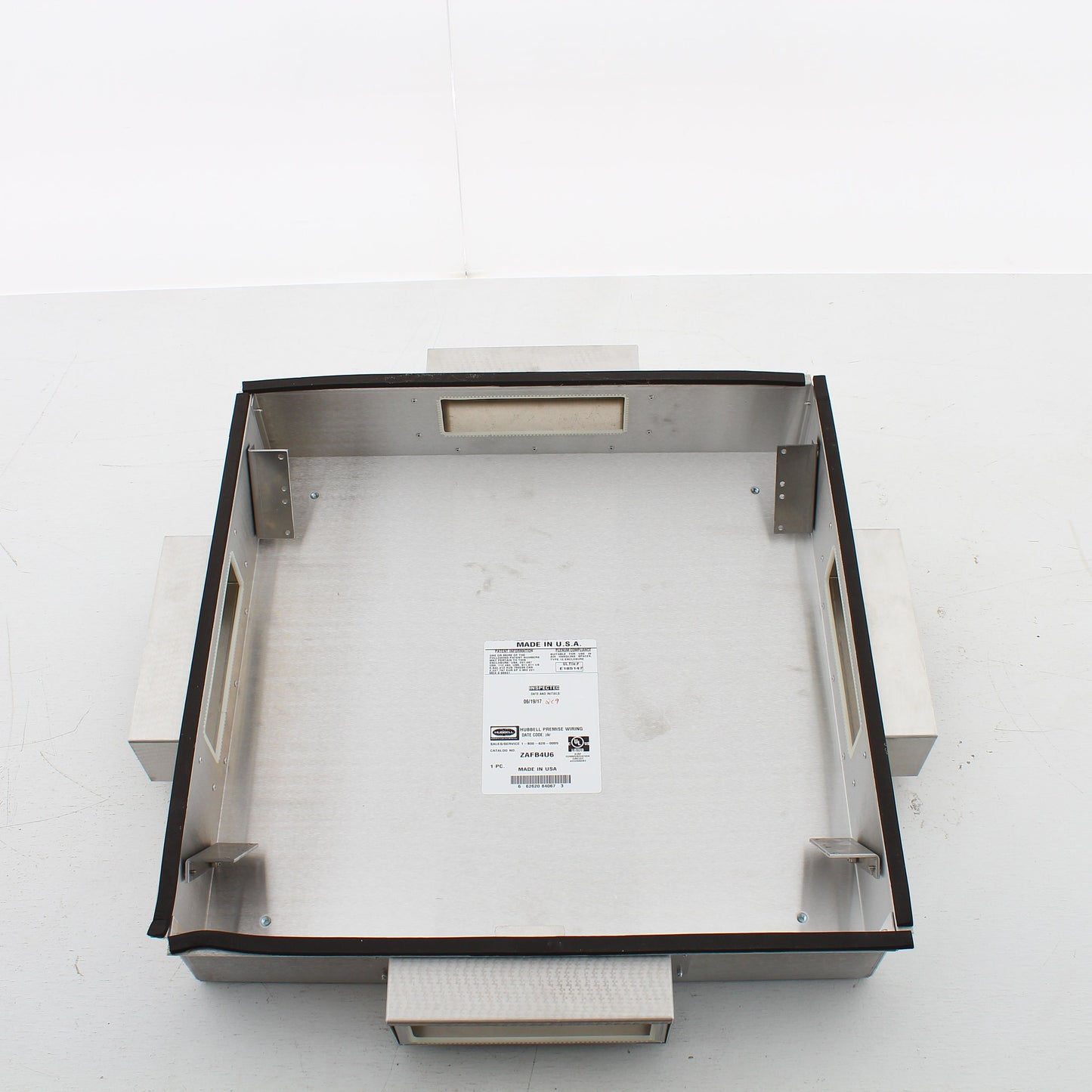 Hubbell ZOBOX ZAFB4U6 Zone Access Floor Network/Data Enclosure Box 4RU 96-Port