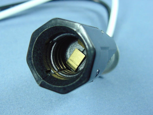 Leviton 10014-500 Candelabra Base Lamp Holder Light Socket Keyless Bulk 75W 125W