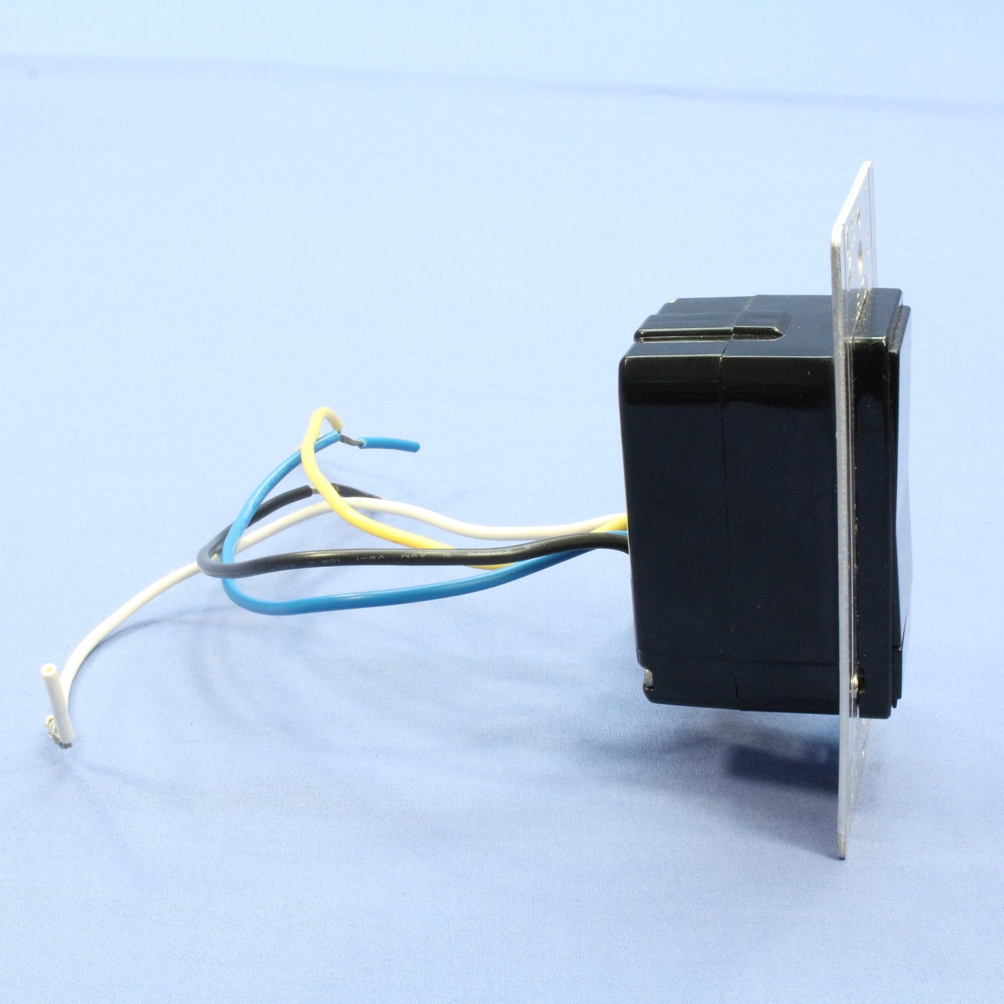 Leviton 10671-PE Black Dimmer Switch MicroDim Preset 3-Key 600W Incandescent