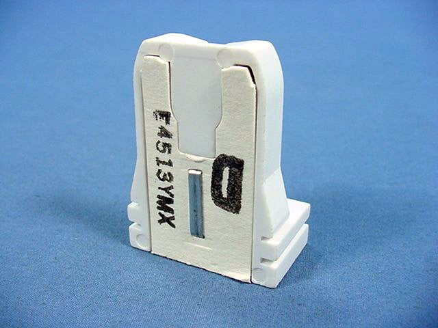 Leviton Fluorescent Lamp Holder Light Socket G13 Base T8 T12 Medium Bulk 13351-D