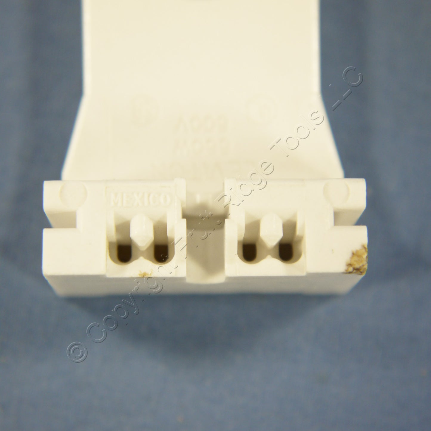 Leviton 13354 Fluorescent Lampholder Light Socket T8 T12 Medium Bi-Pin Tall 10pc