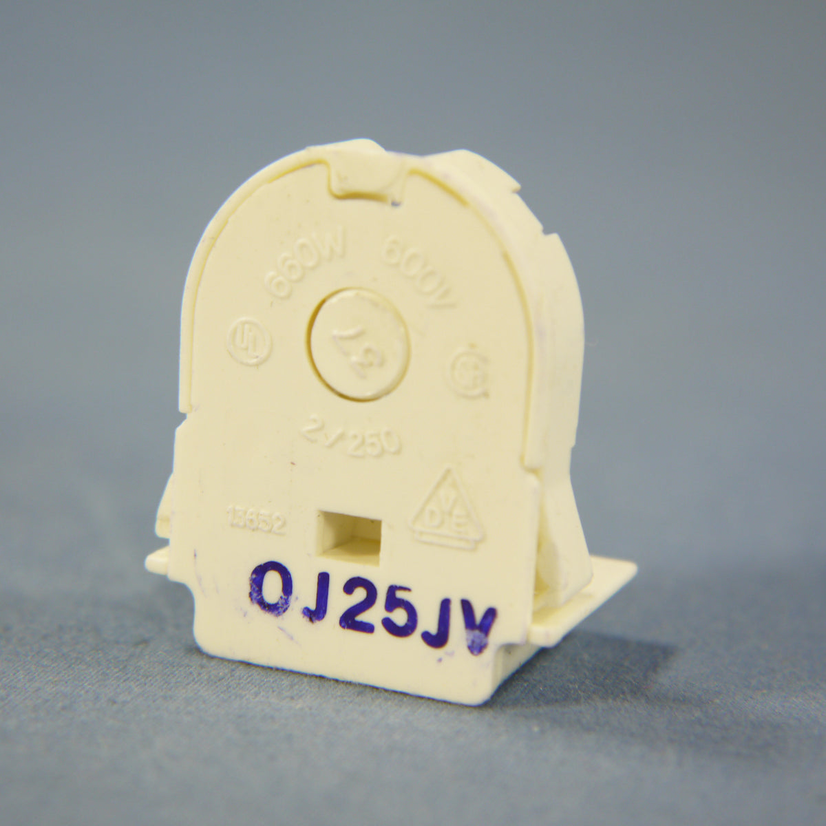 Leviton 13652-NP Bi-Pin Fluorescent Lampholder Light Socket T-8 Bulk Low Profile