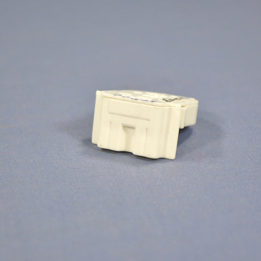 Leviton 13652-WNP Fluorescent Low Profile Bi-Pin Lamp Holder Light SocketT-8 T8