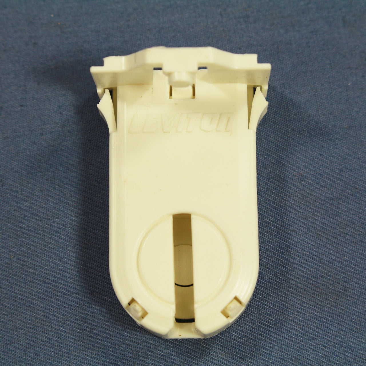 Leviton 13660-SWP T8 T12 Fluorescent Light Socket Lampholder 1.18" 660W 600V