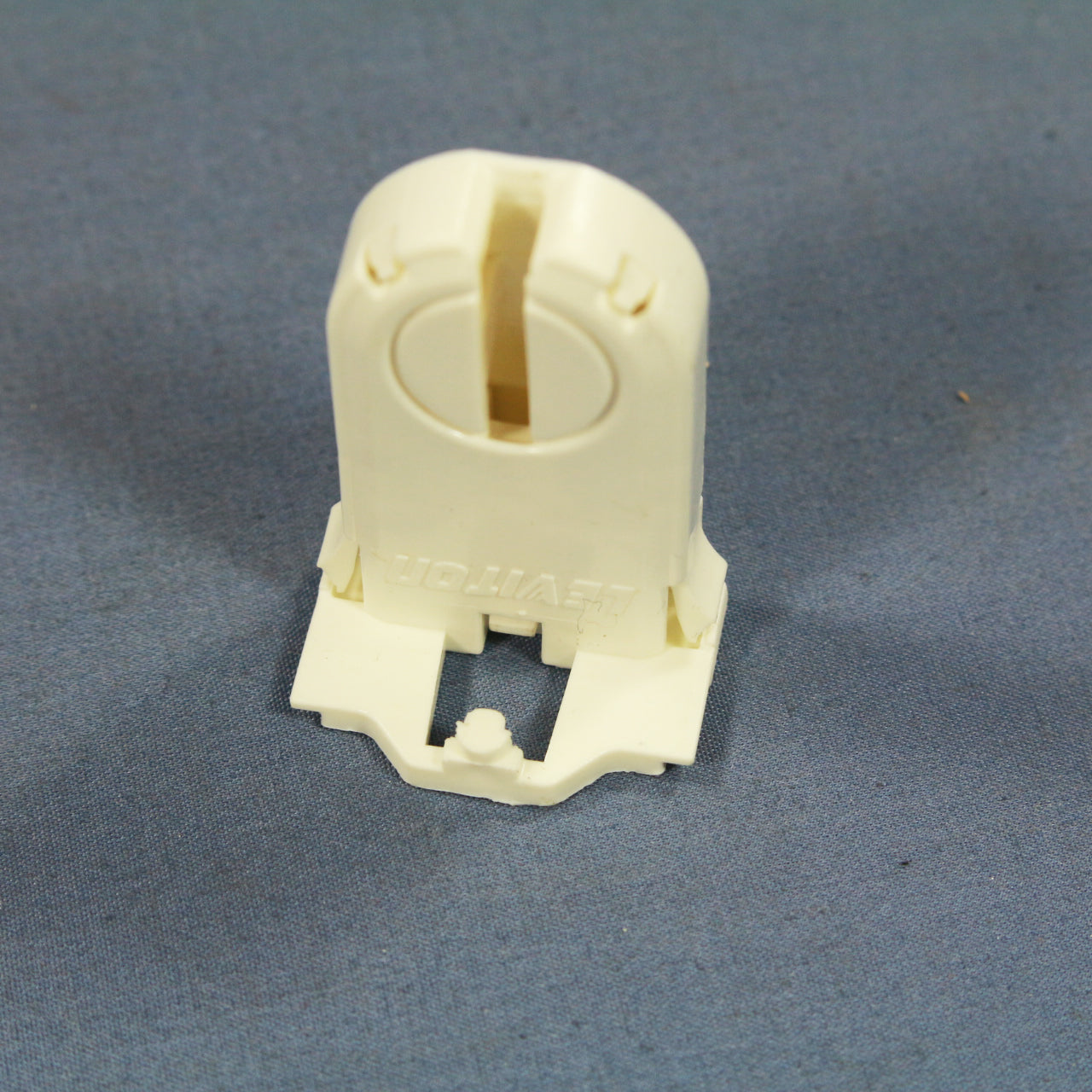 Leviton 13660-SWP T8 T12 Fluorescent Light Socket Lampholder 1.18" 660W 600V