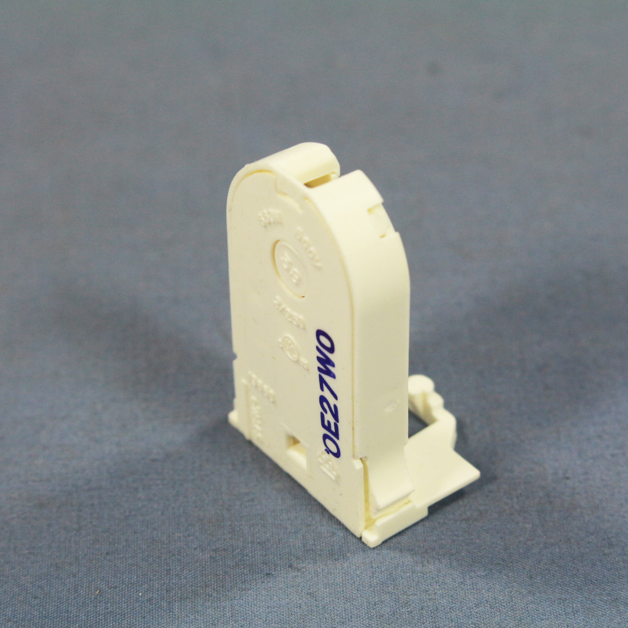 Leviton 13660-SWP T8 T12 Fluorescent Light Socket Lampholder 1.18" 660W 600V