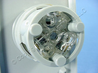 Leviton 15679-CWP Nema 6-15R Flanged Outlet Weather Resistant Cover 15A 250V