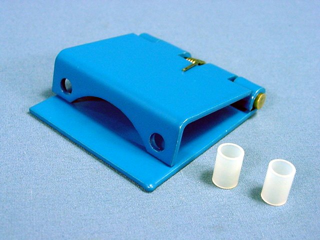 Leviton Blue 16 Series Panel Plug Outlet Receptacle Snap Back Cover 16S21-B