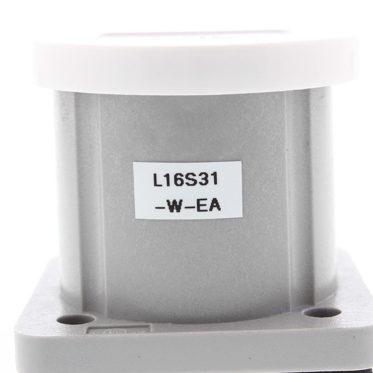 Leviton 16 Series White Panel Mount Housing Automatic Closing Lid 16S31-W