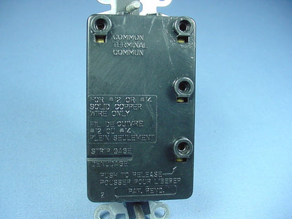 Leviton Ivory Decora Triple Rocker Light Switch Plug-in Terminal 15A Bulk 1755-I