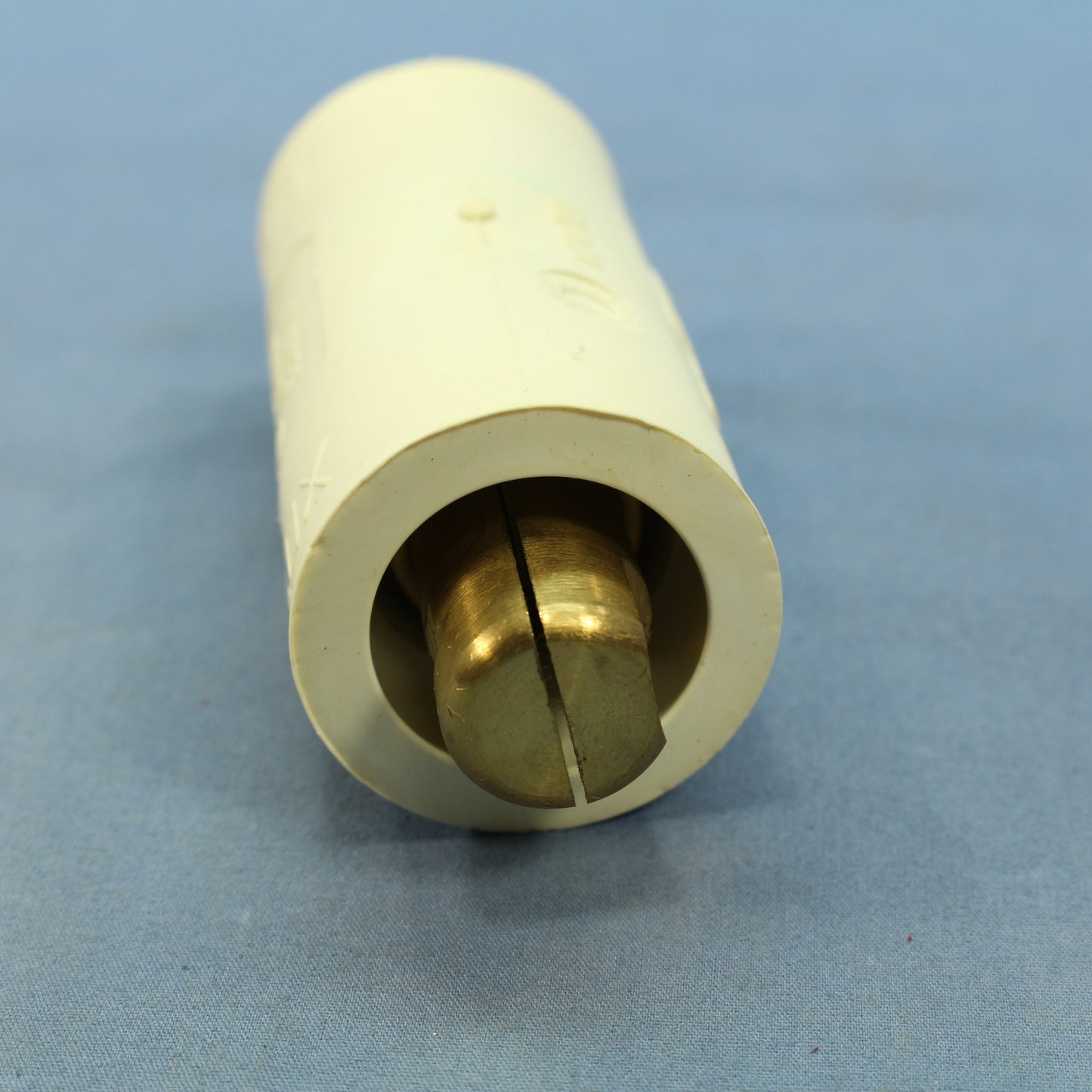 Leviton 18A25-W White Male-Male Turnaround Connector Plug 18 Series 400A 600V