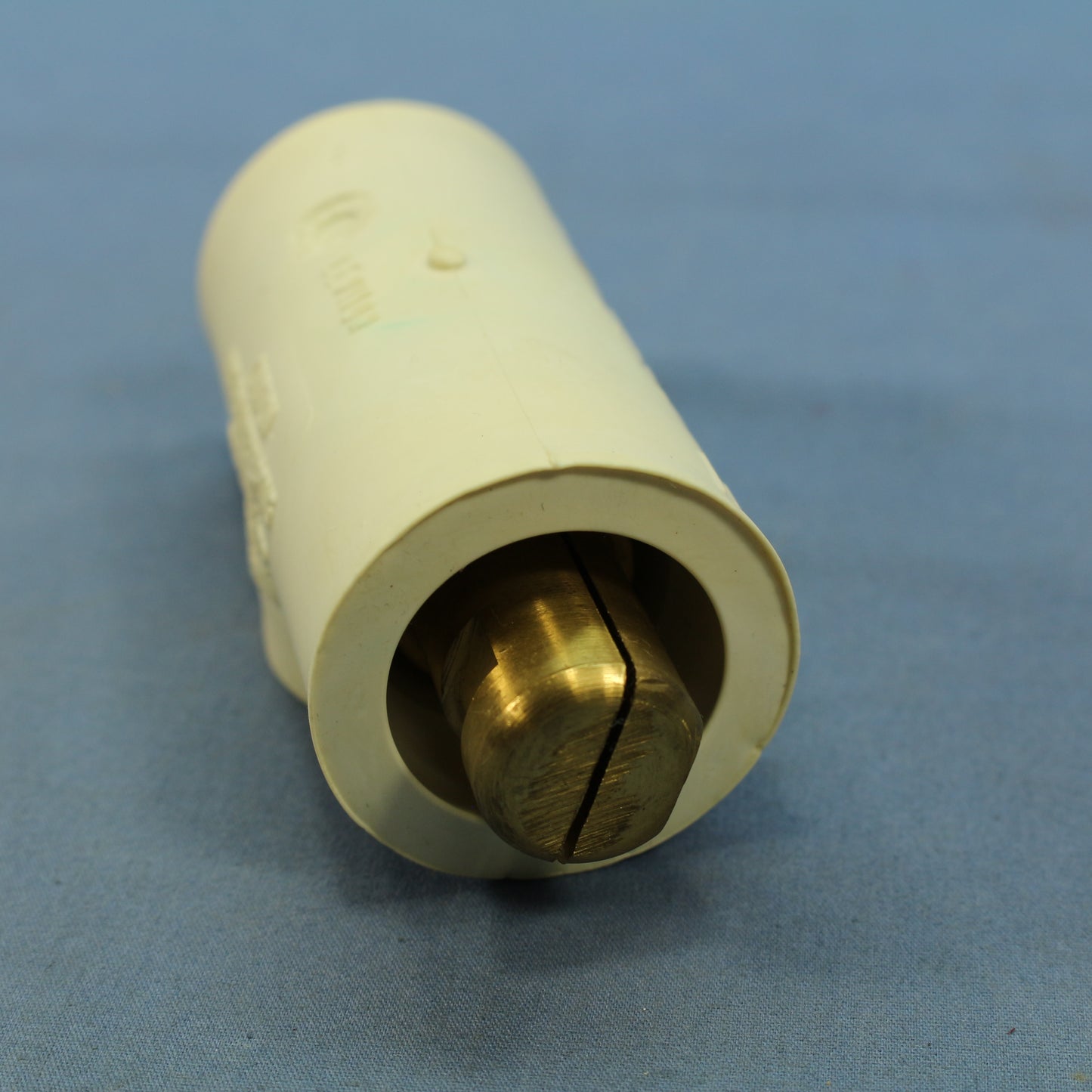 Leviton 18A25-W White Male-Male Turnaround Connector Plug 18 Series 400A 600V