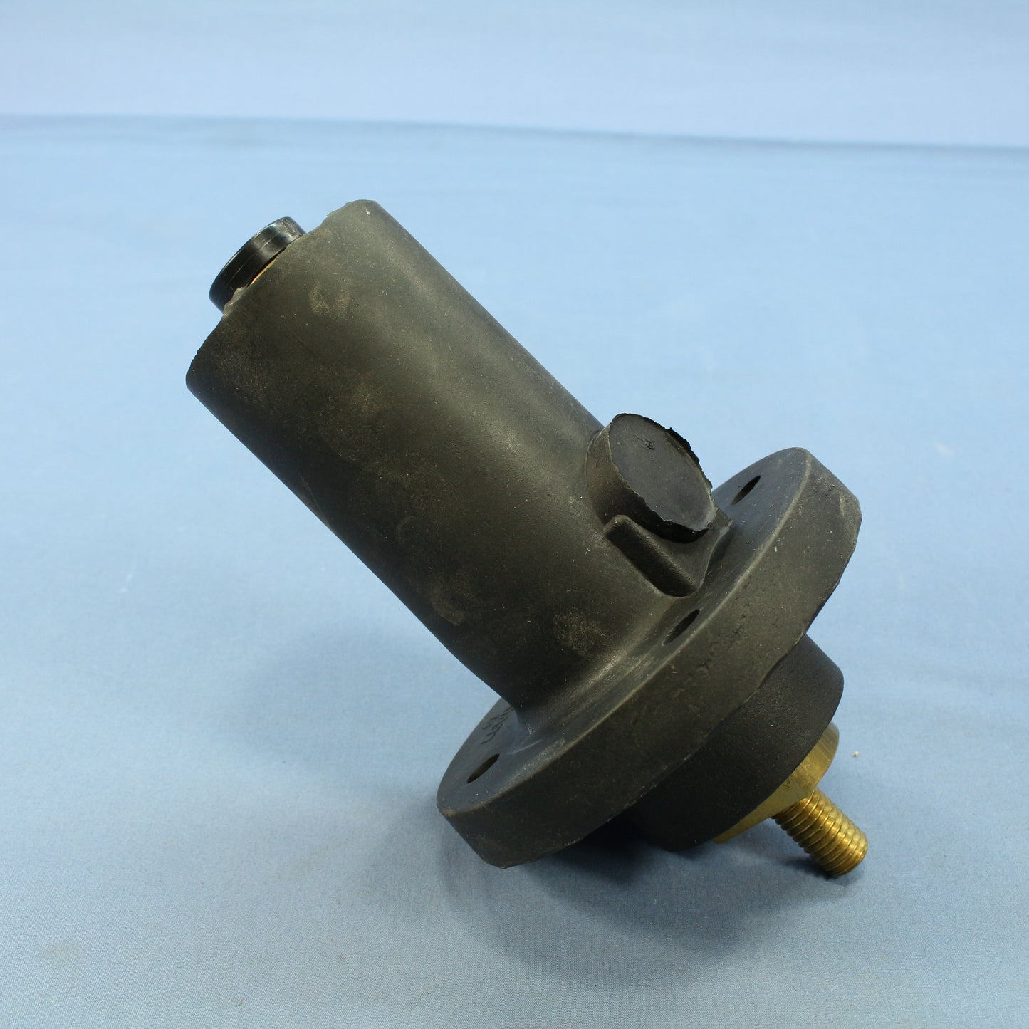Leviton Black 19 Series Cam Type Male Panel Receptacle Threaded 690A 19R21-E