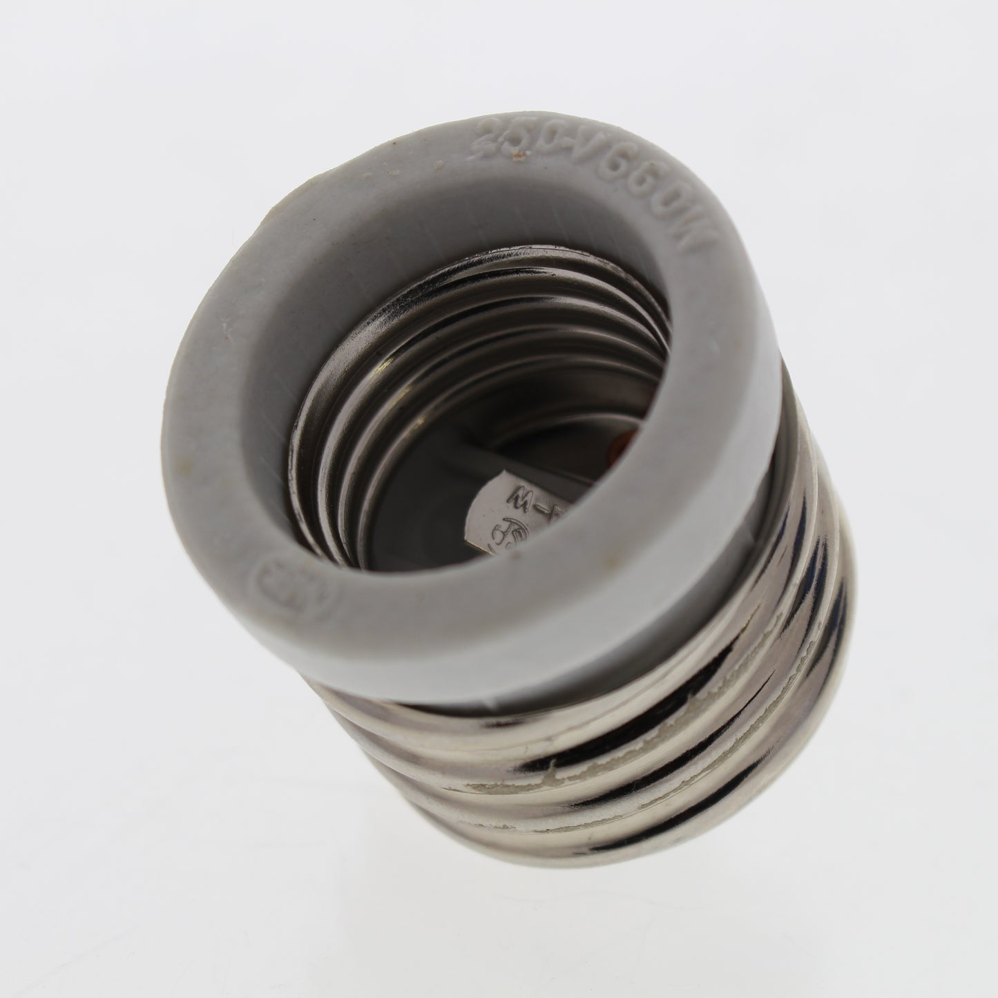 Mogul to Medium Base Porcelain Lampholder Adapter #20210 250V 660W E39-to-E26