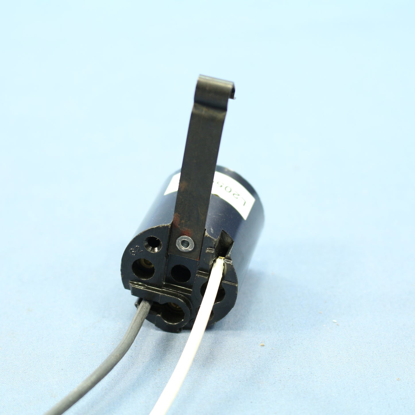 Leviton 2054-1C Phenolic Lamp Holder Light Socket Hickey E26 Medium Base 660W