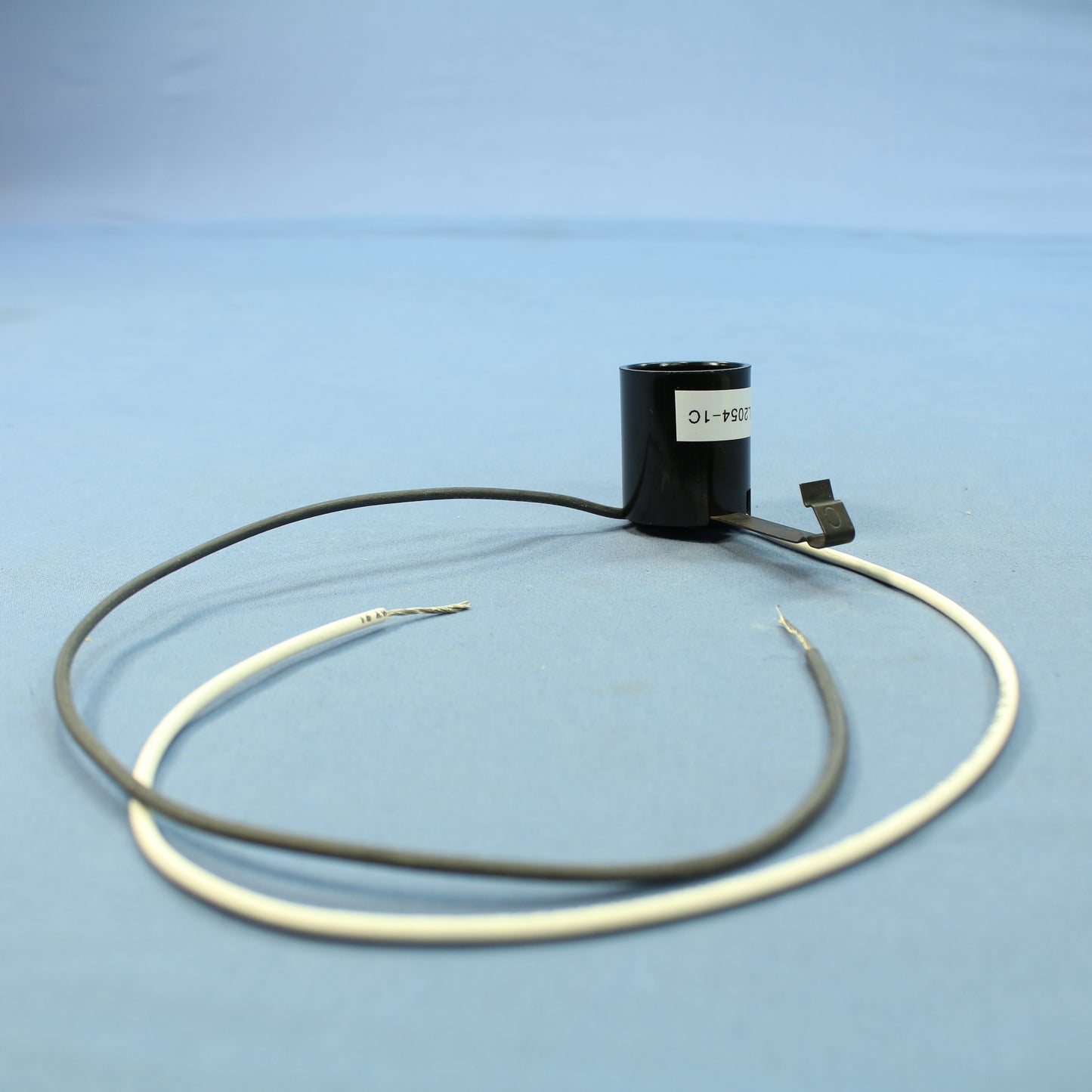 Leviton 2054-1C Phenolic Lamp Holder Light Socket Hickey E26 Medium Base 660W