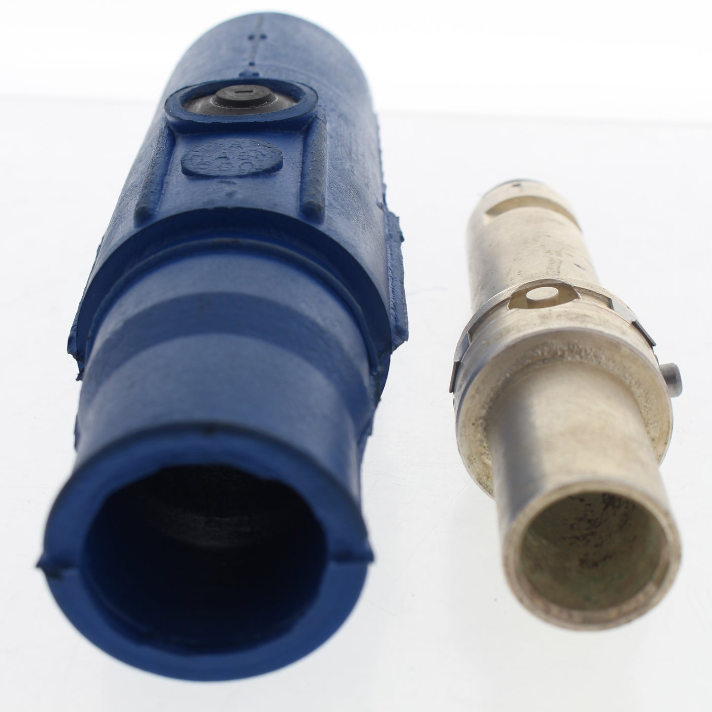 Leviton 22L21 Blue Cam-Type Male Connector Crimped 250-350mcm Latching Ball Nose