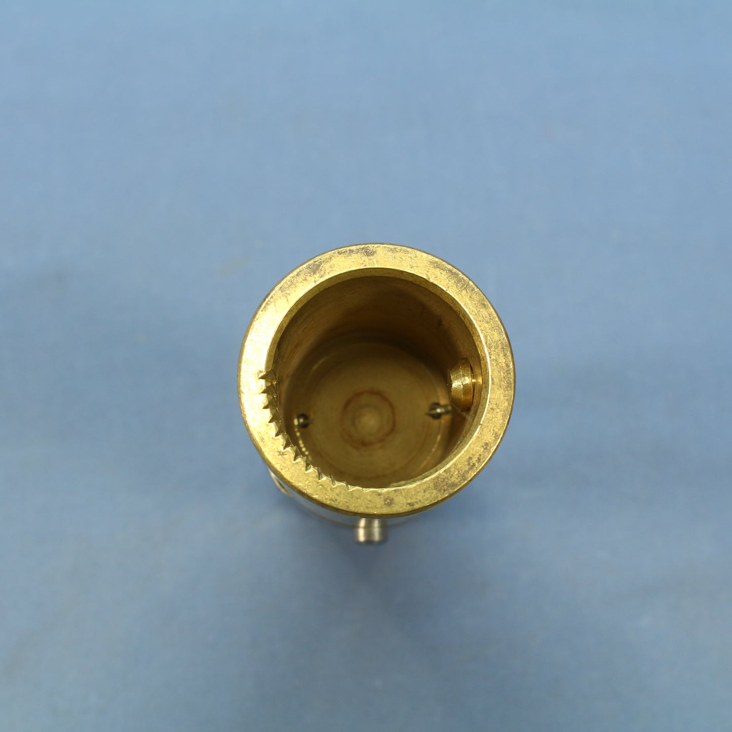 Leviton White 22L25-W 22 Series Female Latching Cam-Type Connector Plug 690A
