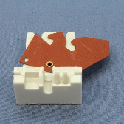 Leviton 23151-LU Fluorescent Lampholder T8 T12 Light Socket Self-Locking Shunted