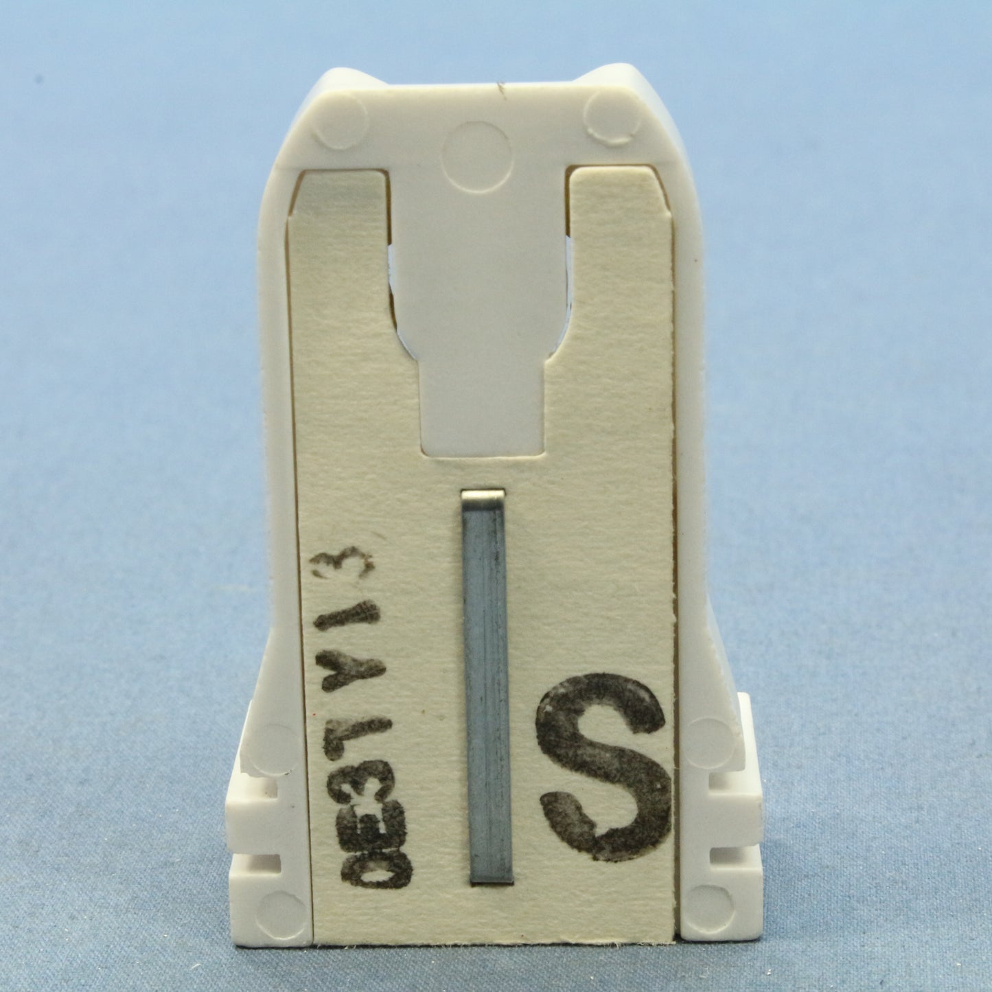 Leviton Fluorescent Lampholder Socket T8 T12 Medium Bi-Pin 11/32 SHUNTED 23355
