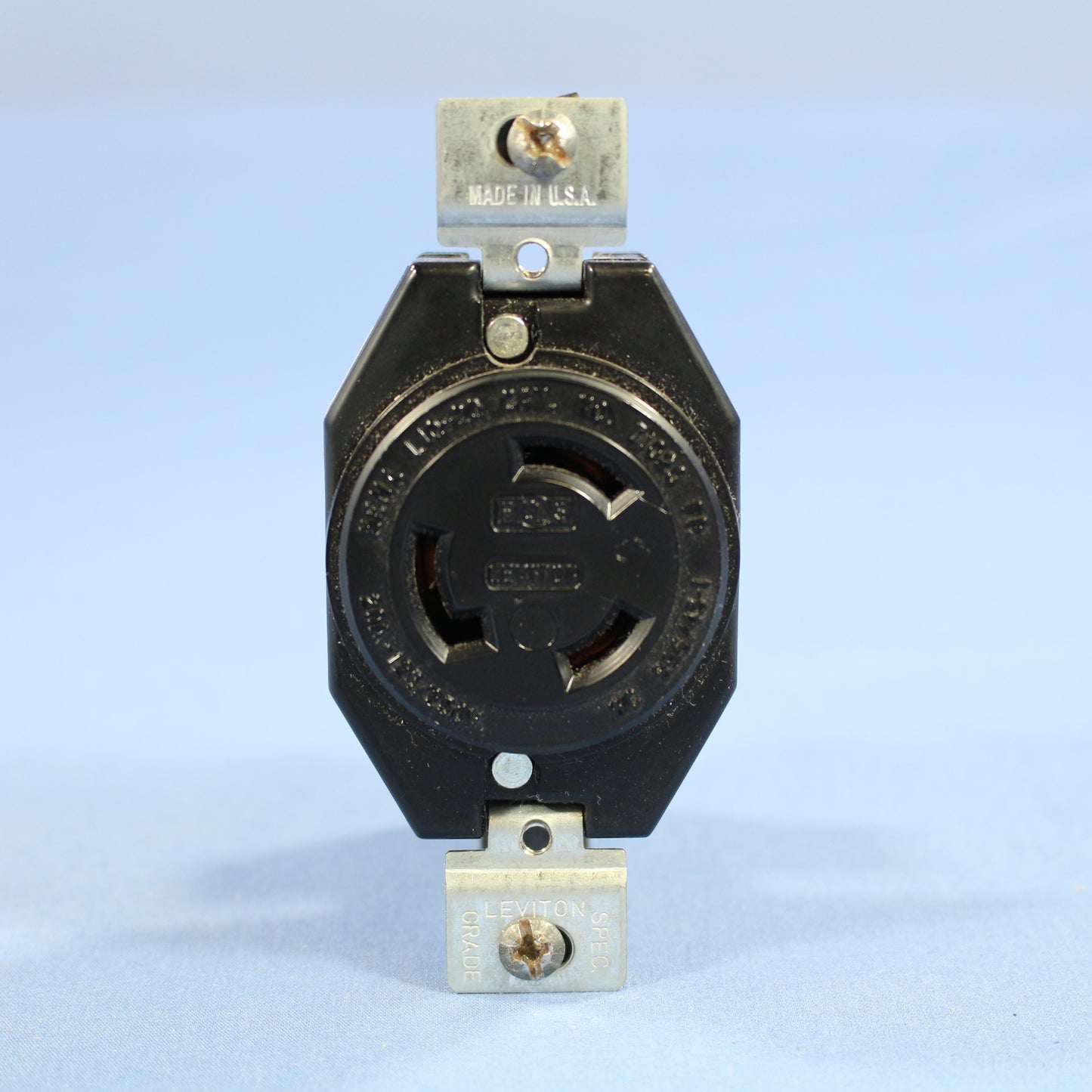 Leviton 2360-061 Twist Turn Locking L10-20R Receptacle Outlet 20A 125/250V Boxed