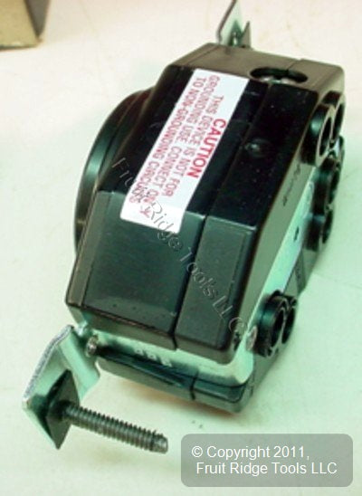 Leviton 2360-061 Twist Turn Locking L10-20R Receptacle Outlet 20A 125/250V Boxed