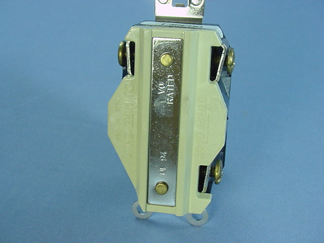 Leviton L12-20 Locking Receptacle Outlet L12-20R 20A 3� 480V 2380-065 Boxed
