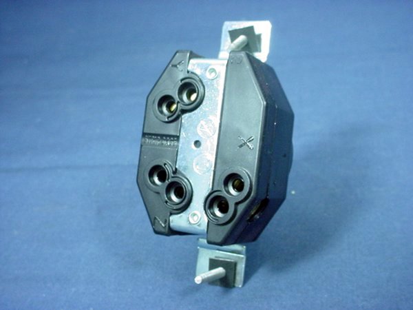 Leviton L12-20 Locking Receptacle Outlet L12-20R 20A 3Ø 480V 2380-061 Boxed