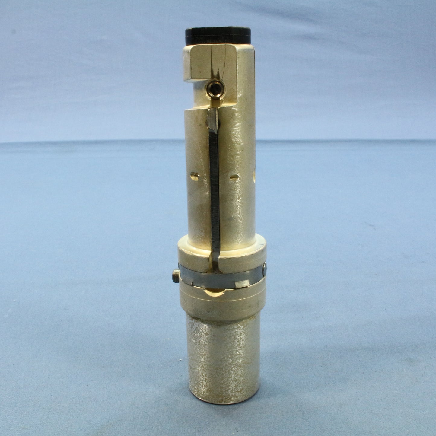 Leviton White 23L22-W 23 Series Male Latching CamType Connector Plug 690A 600V