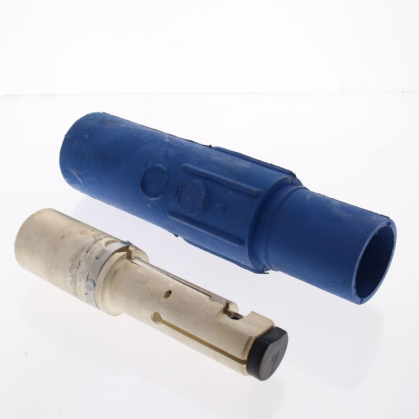 Leviton 23L23-B Blue 23 Series Male Latching Cam-Type 690A Connector Plug 600V