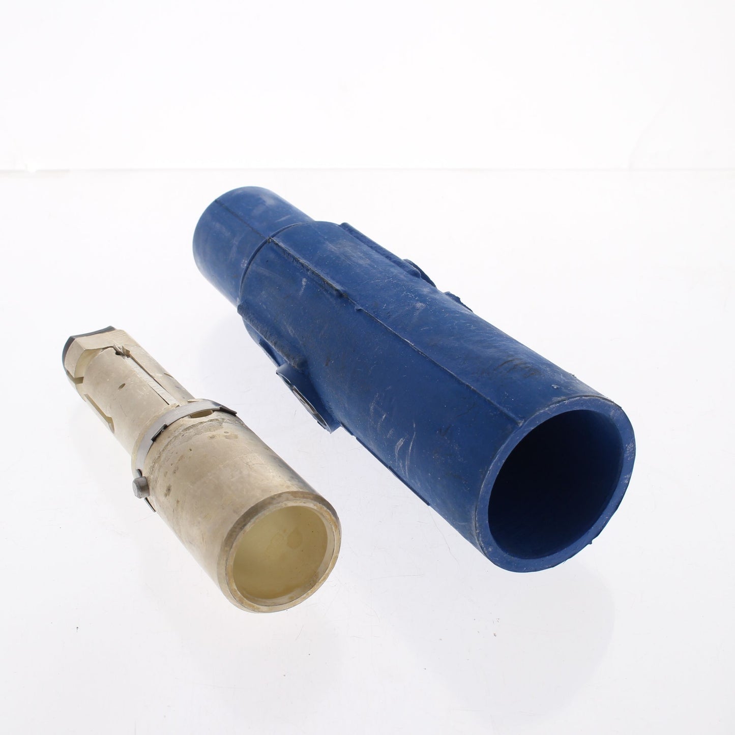 Leviton 23L23-B Blue 23 Series Male Latching Cam-Type 690A Connector Plug 600V