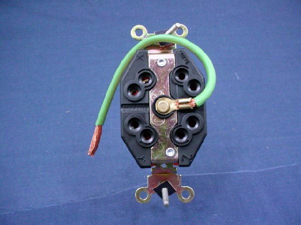 Leviton 2530-IG Iso Ground Twist Lock Receptacle NEMA L23-20R 20A 347/600V 3�Y