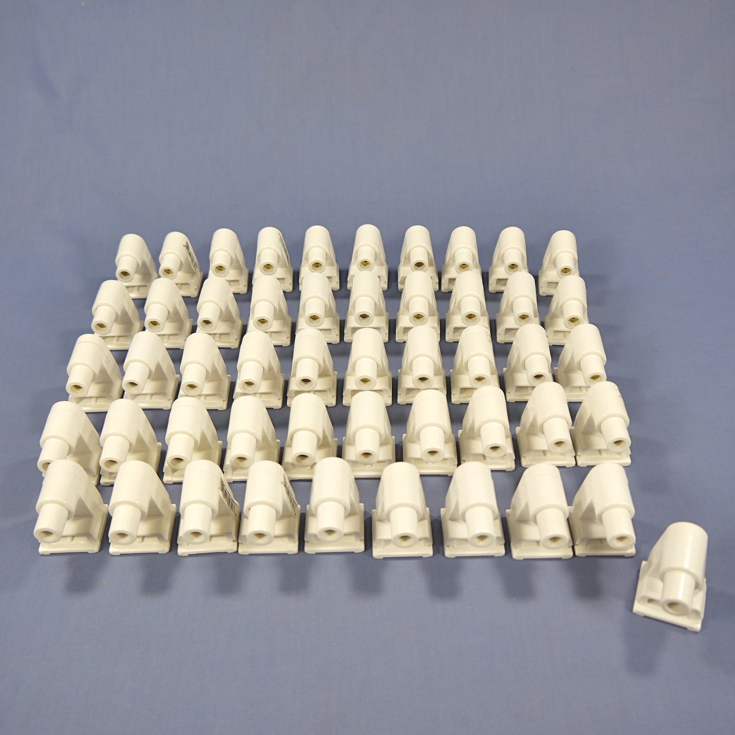 50 Leviton SlimLine Fluorescent Lampholders T8 T12 Light Socket Plunger End 2536