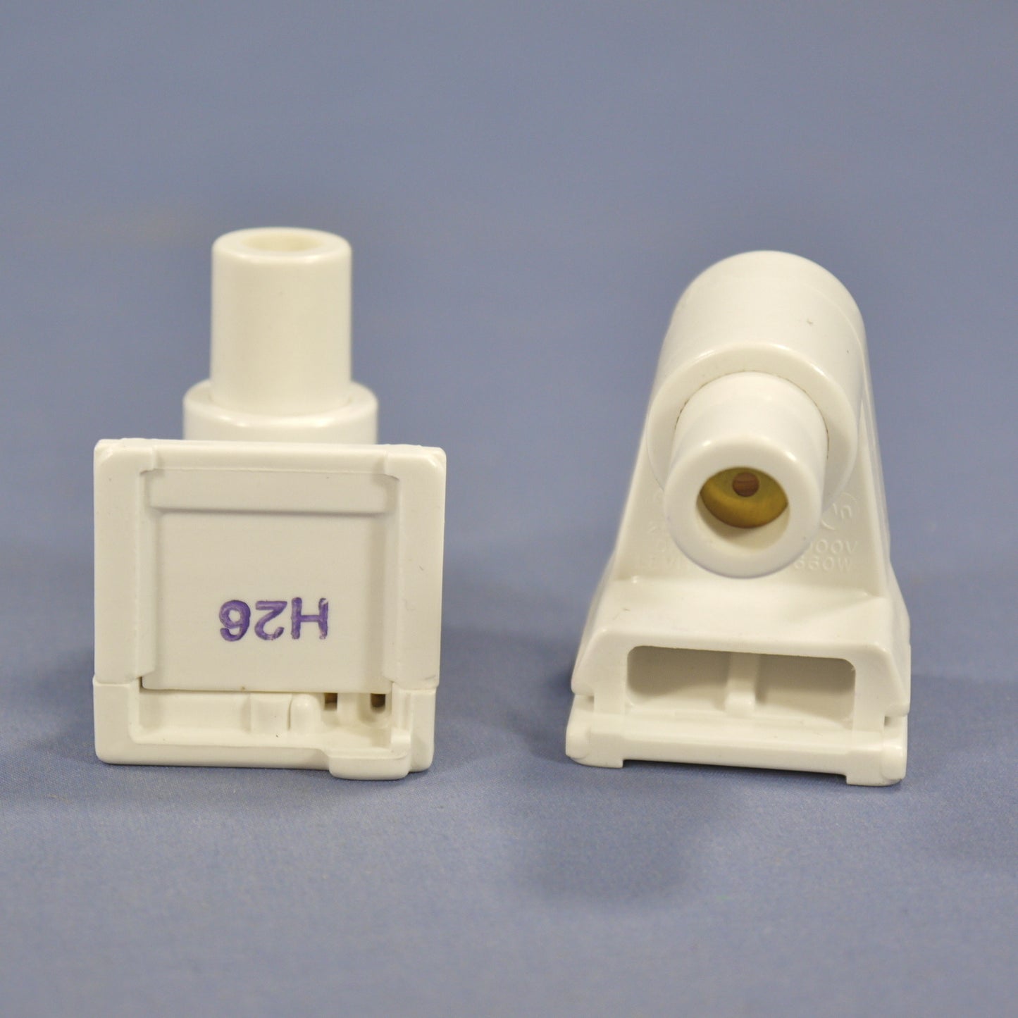 50 Leviton SlimLine Fluorescent Lampholders T8 T12 Light Socket Plunger End 2536