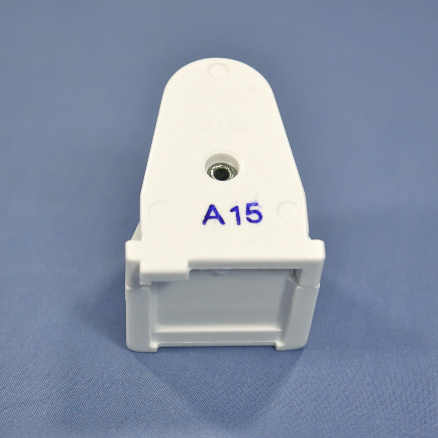 Leviton T8 T12 Slimline Fluorescent Lampholder 1-Pin Socket Plunger Slide-On