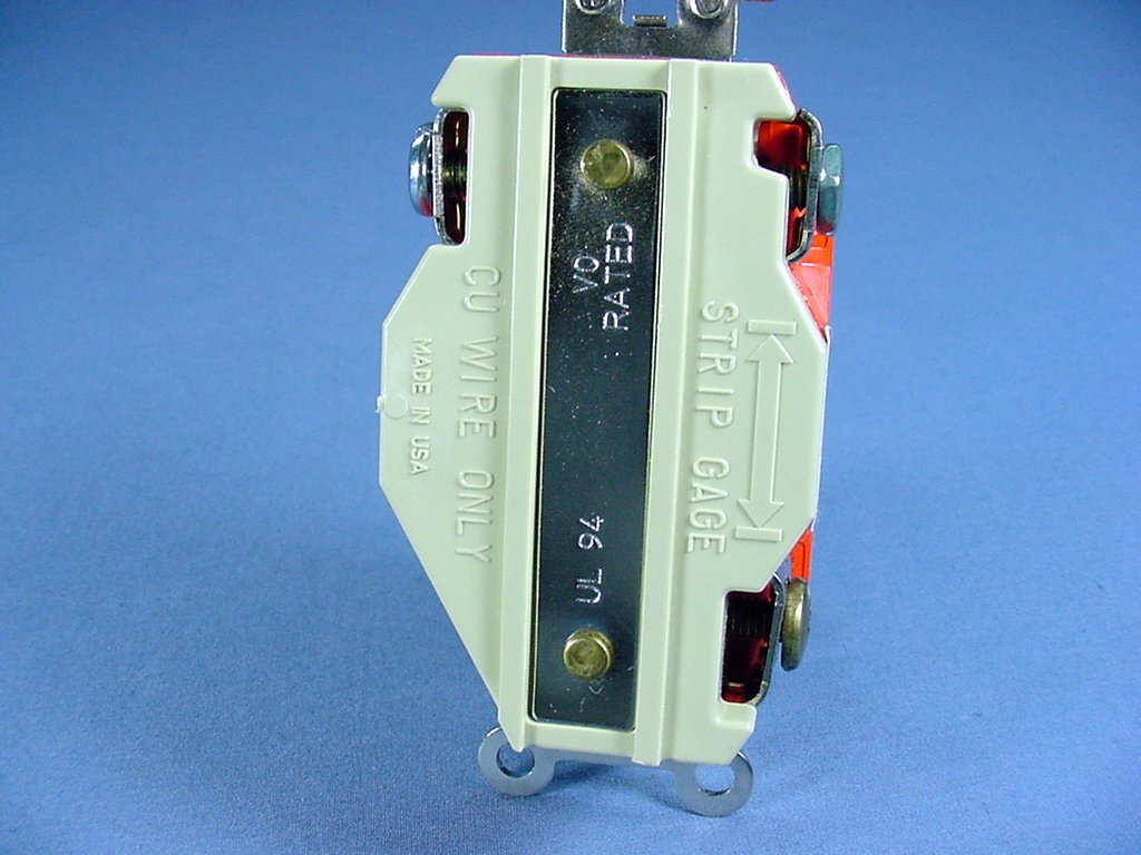 Leviton L7-30 Iso Ground Locking Receptacle Twist Lock Outlet 30A 277V 2630-IG