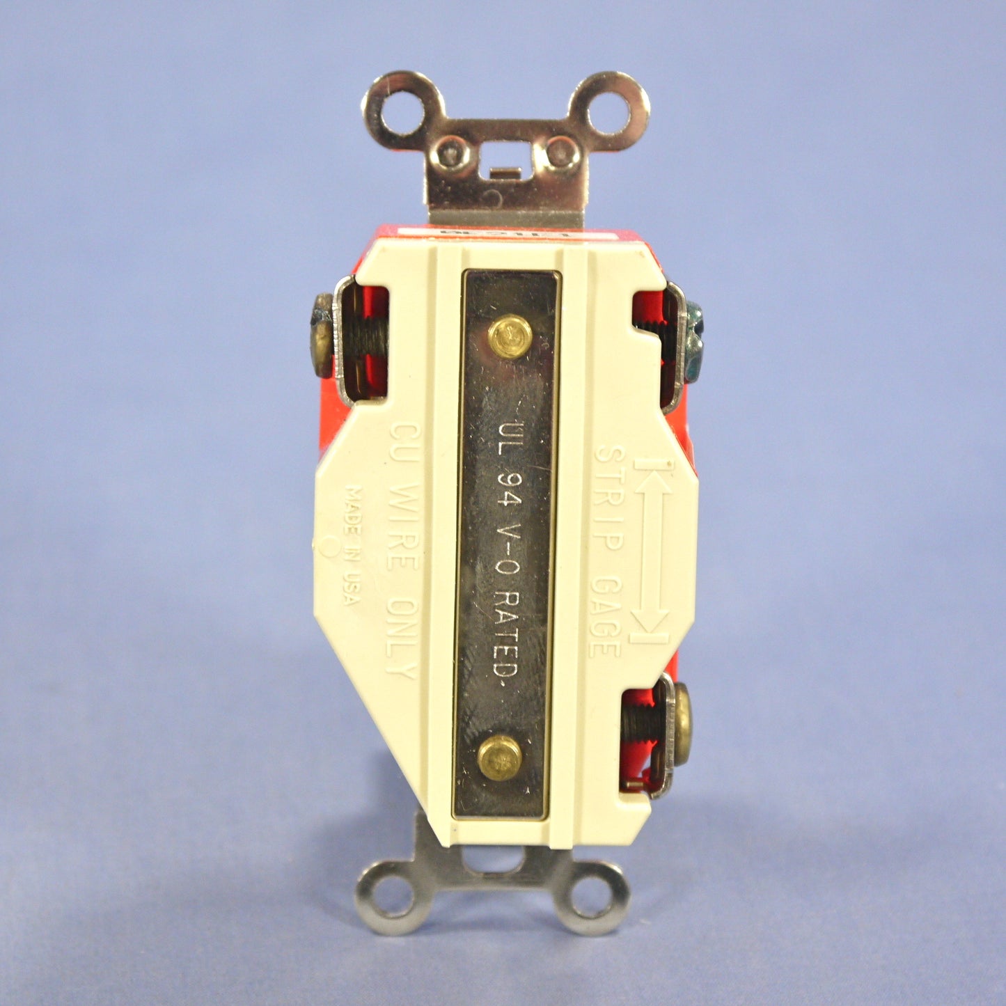 Leviton L8-30R Isolated Gnd Locking Receptacle Outlet 30A 480V 2640-IG-066