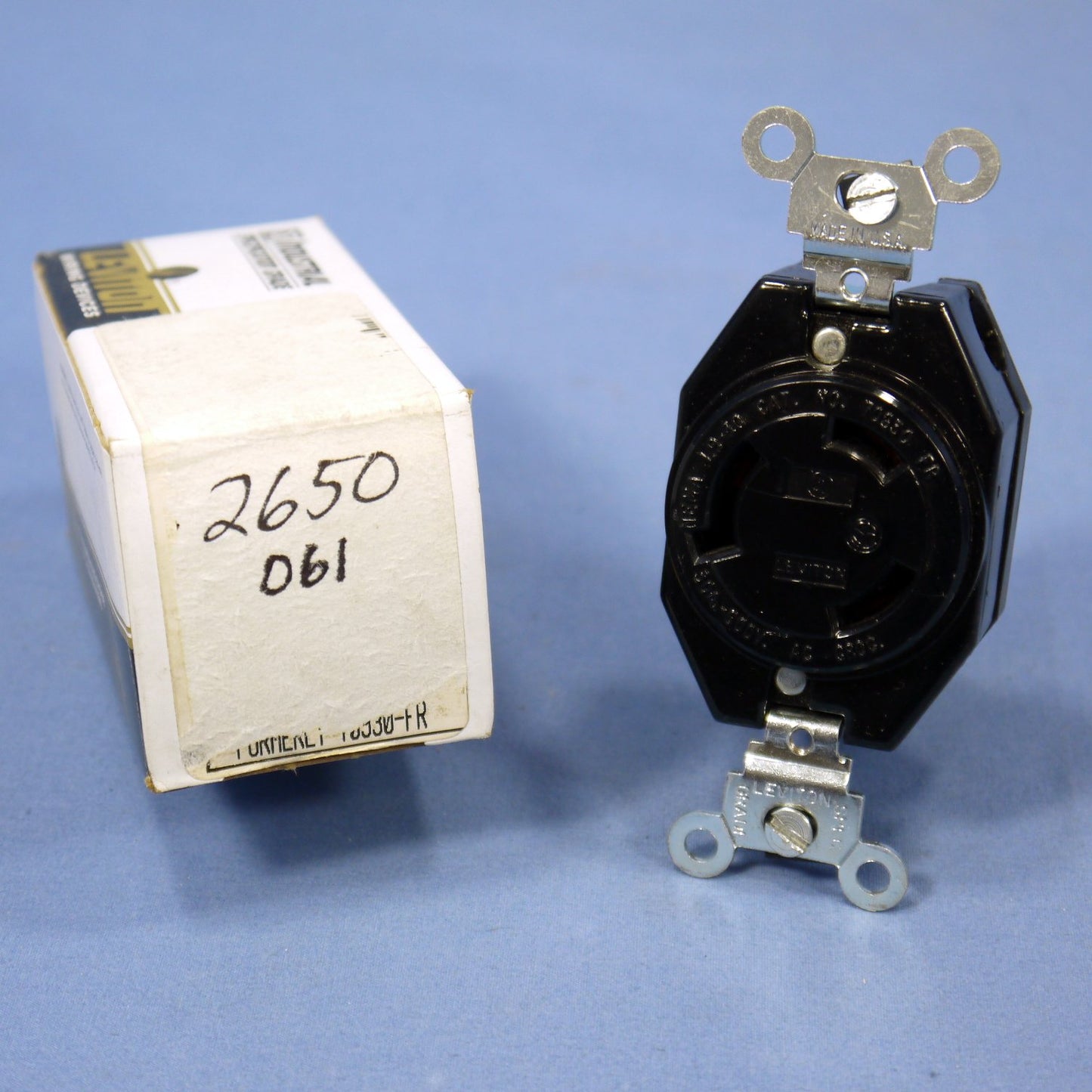 Leviton L9-30R Turn Locking Receptacle Twist Outlet Nema 30A 600V 2650-061 Boxed