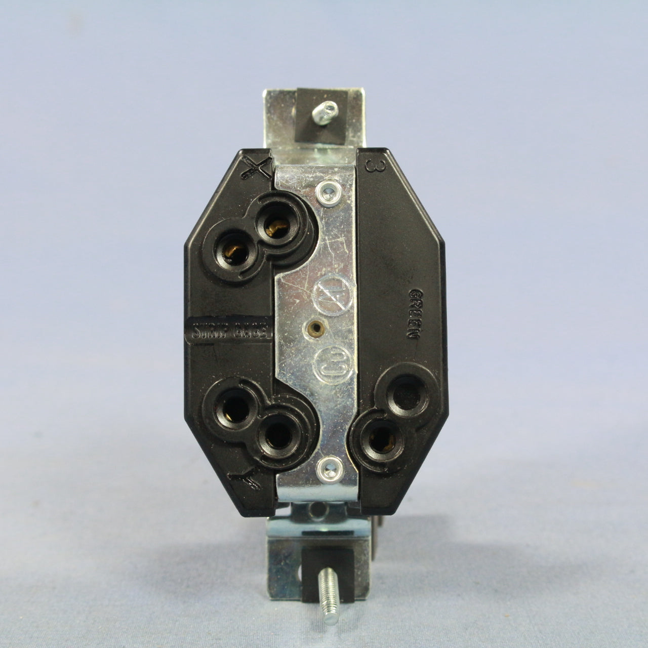 Leviton 2650-A Industrial Twist Turn Locking Receptacle Outlet Nema L9-30R 30A