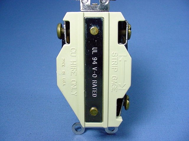 Leviton L11-30 Locking Receptacle Outlet Nema L11-30R 30A 250V 3� 2670-065 Box