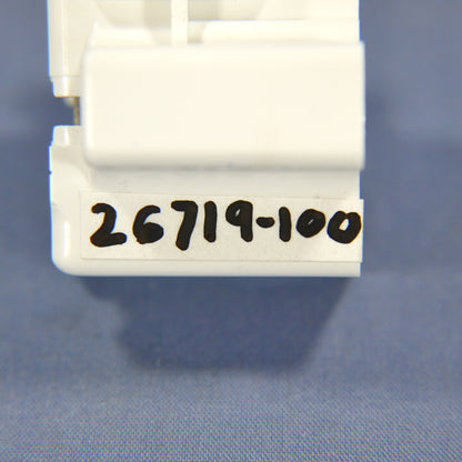 Leviton 26719-100 Compact Fluorescent Lamp Holder CFL Snap-In Light Socket Bulk