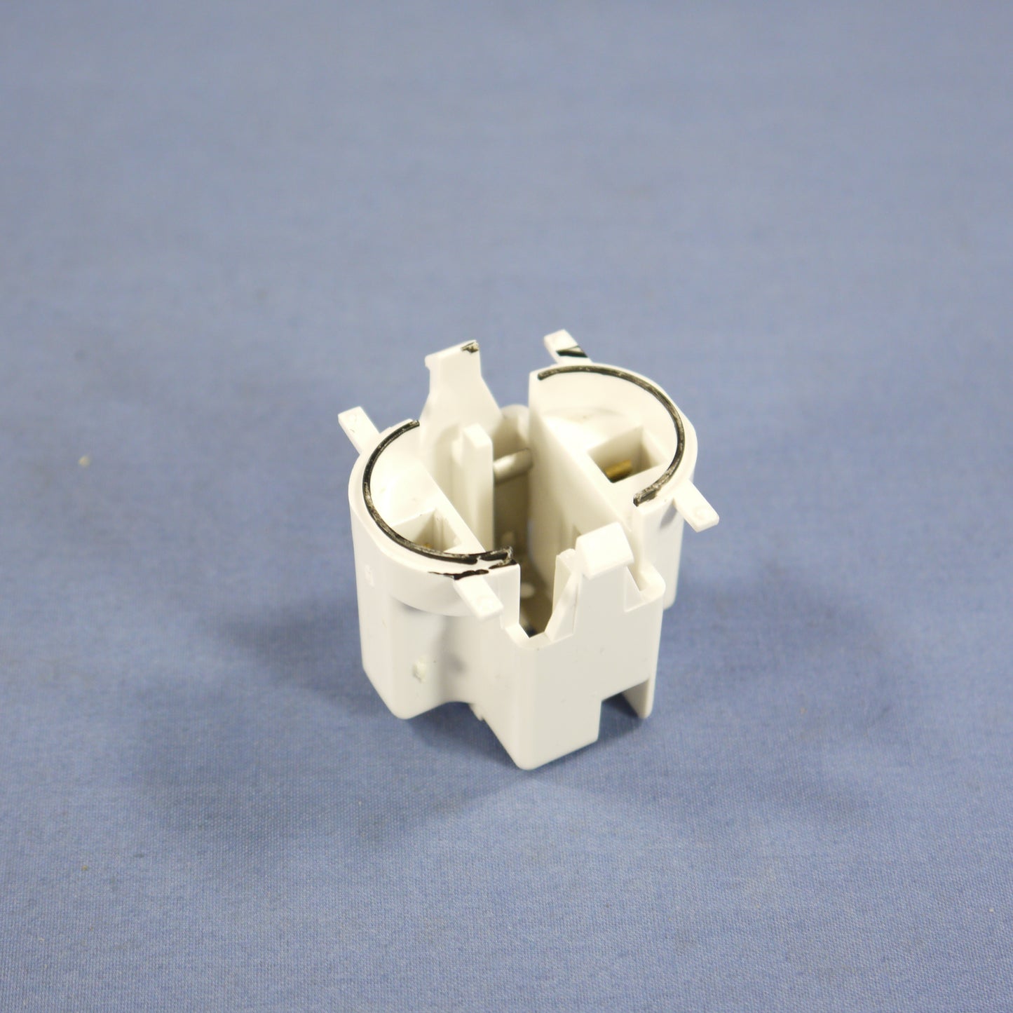 Leviton Compact Fluorescent Lamp Holder Light Socket Top Snap-In 26720-300