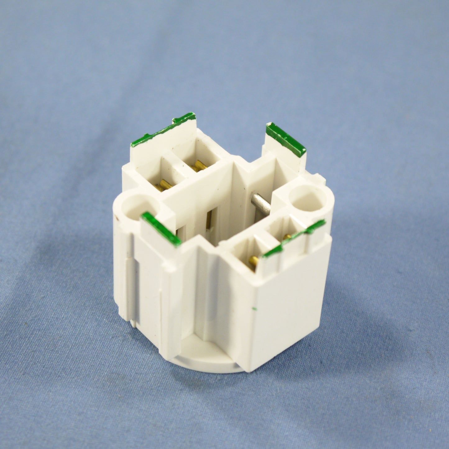 Leviton 26725-4A2 Compact Fluorescent Lampholder Light Sockets G24q-2 Screw Down
