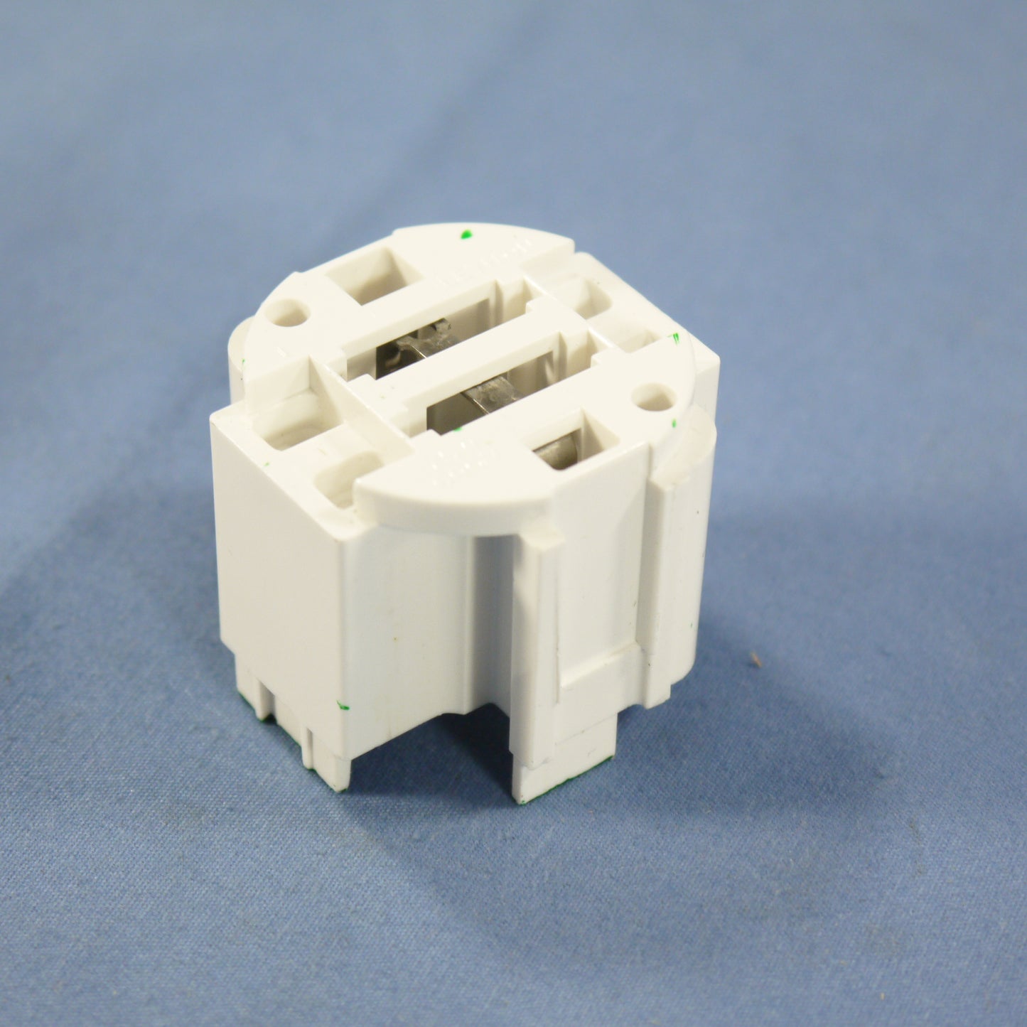 Leviton 26725-4A2 Compact Fluorescent Lampholder Light Sockets G24q-2 Screw Down