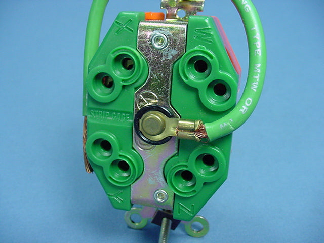 Leviton Iso Ground Twist Lock Receptacle Nema L23-30R 30A 347/600V 3�Y 2830-IG