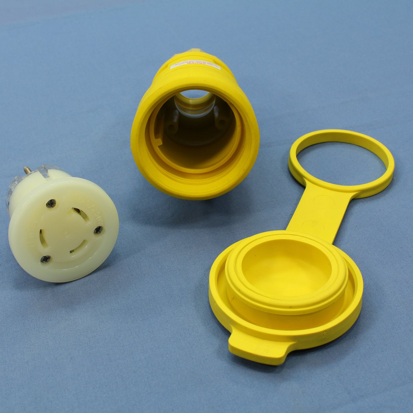 Leviton 29W08 Yellow Wetguard 30A Turn Locking Connector Plug Non-Nema 125/250V