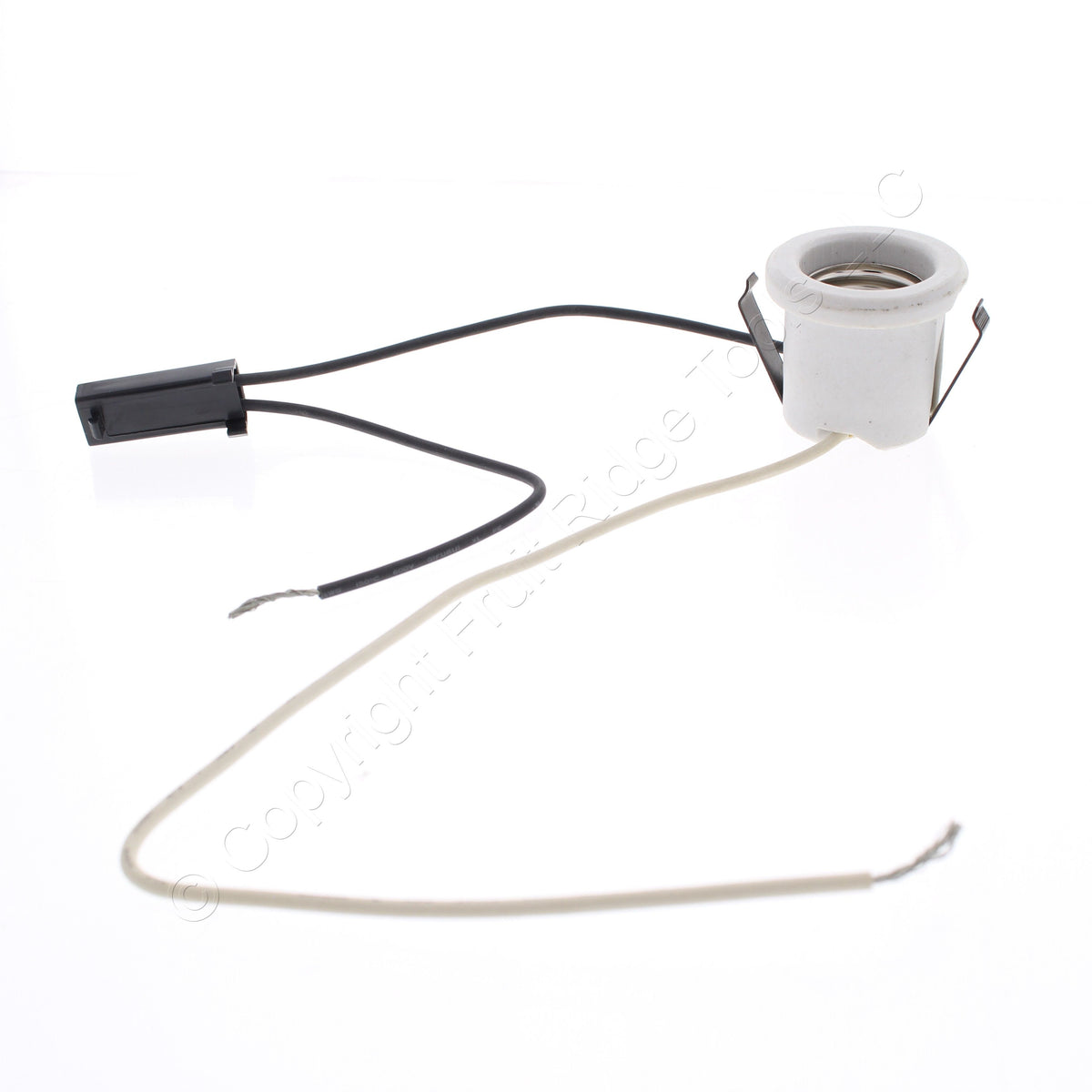 Leviton White Porcelain Lampholder Medium Base Snap-In 660W 250V