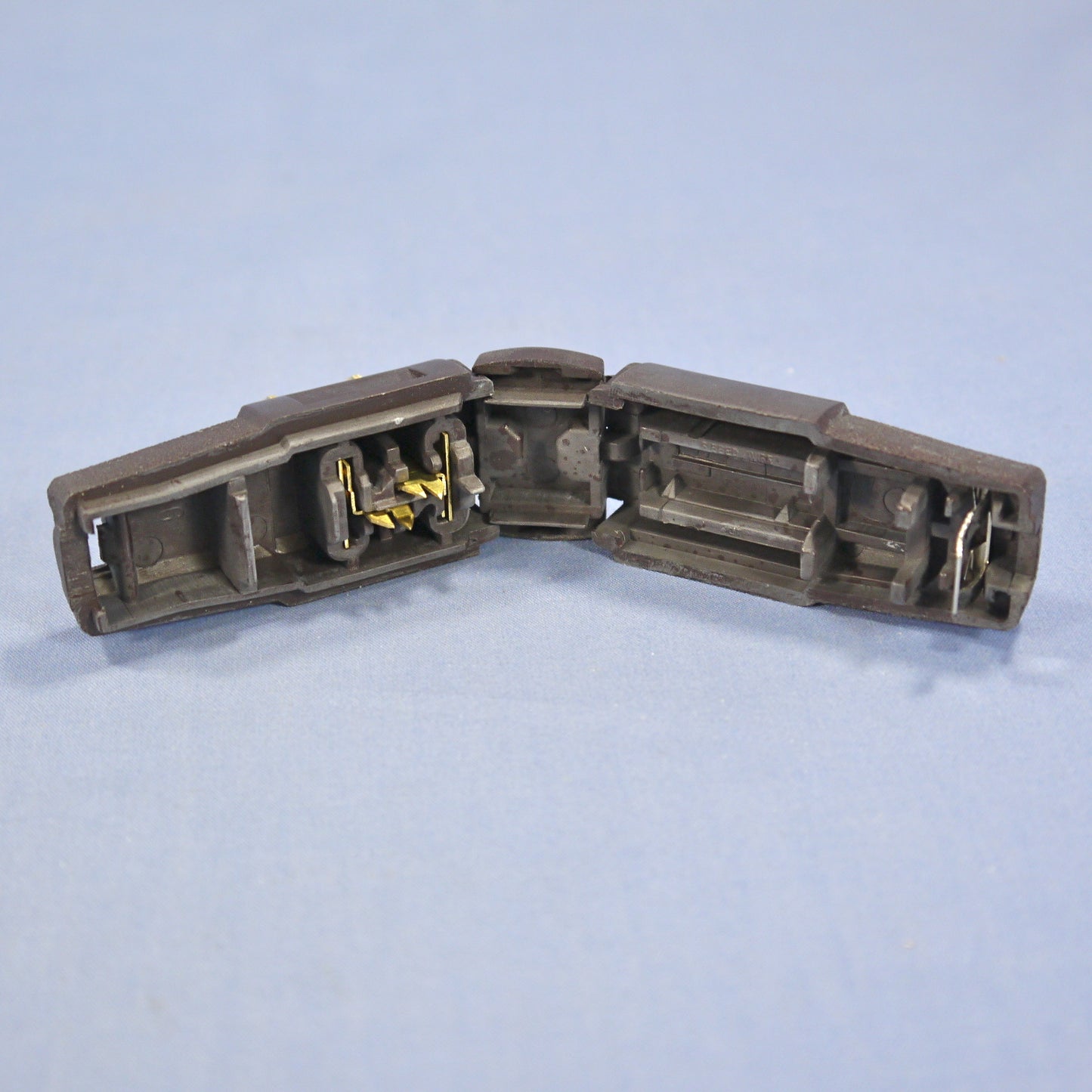 Leviton 321 Brown Side Mount Right Angle EZ-Wire Plugs 15A Non-Polarized 2pcs