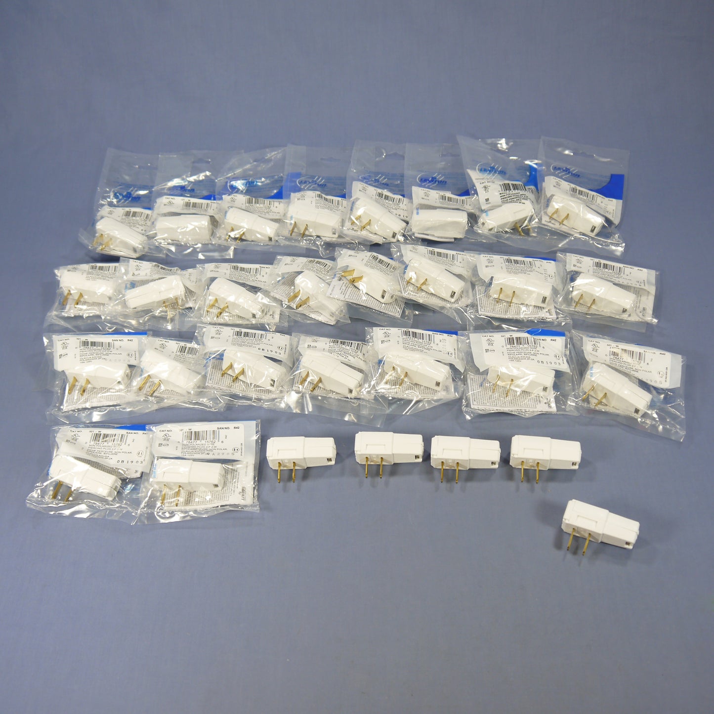 30 Leviton Side Mount Right Angle EZ-Wire Plugs 15A 1-15P Non-Polarized 321-W